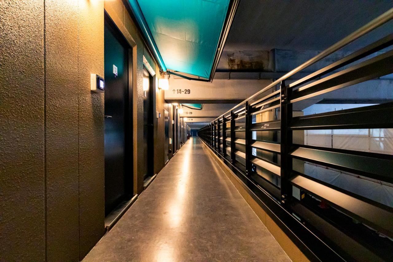 Under Railway Hotel Akihabara Токио Экстерьер фото